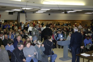 Hundreds of Islanders showed up for a meeting on the ferry system's future Wednesday night.