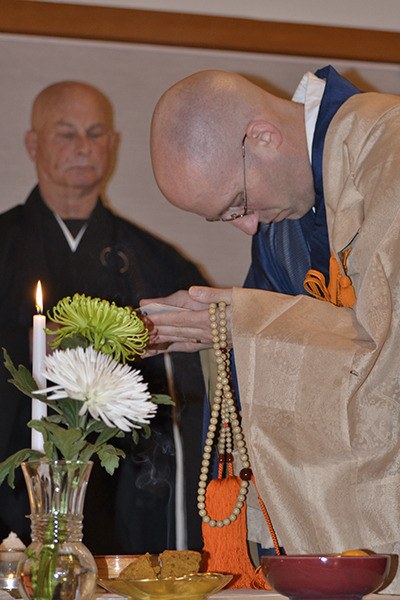 Koshin Cain conducts the Enlightenment Day Ceremony