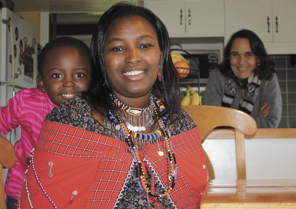 Sekeyian Yiaile — with her daughter Nina and Islander Anne Atwell — said she’s been moved by the support she’s received during her visit to Vashon.