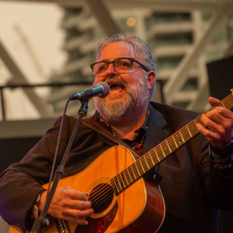 Mark Rubin will perform on June 7 at the Vashon Havurah (Shendl Coipman Photo).