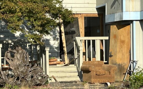 Throughout last weekend, the front door to Vashon’s Spinnaker building was off its hinges and open, as was another door that opened onto the alley behind the building. (Tom Hughes photo)
Throughout last weekend, the front door to Vashon’s Spinnaker building was off its hinges and open, as was another door that opened onto the alley behind the building. (Tom Hughes photo)