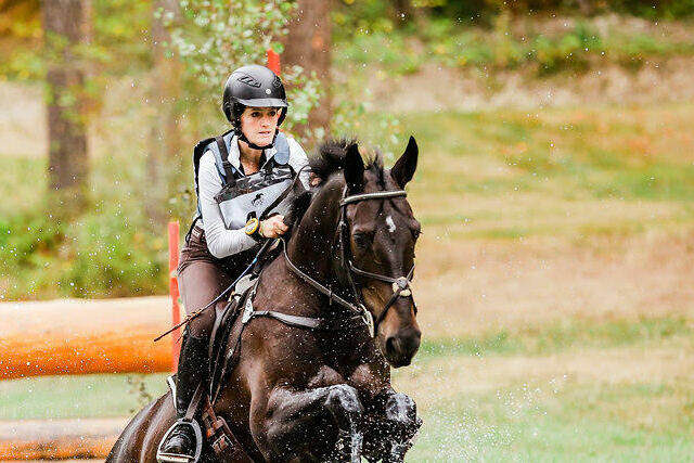 Ashleigh Rauen rides her old horse, Sweet. (Courtesy photo)